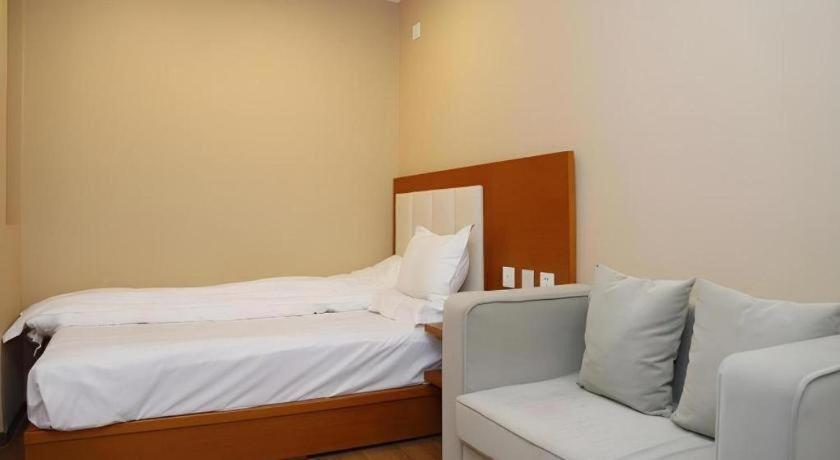 Beijing Yi Jia Hotel المظهر الخارجي الصورة